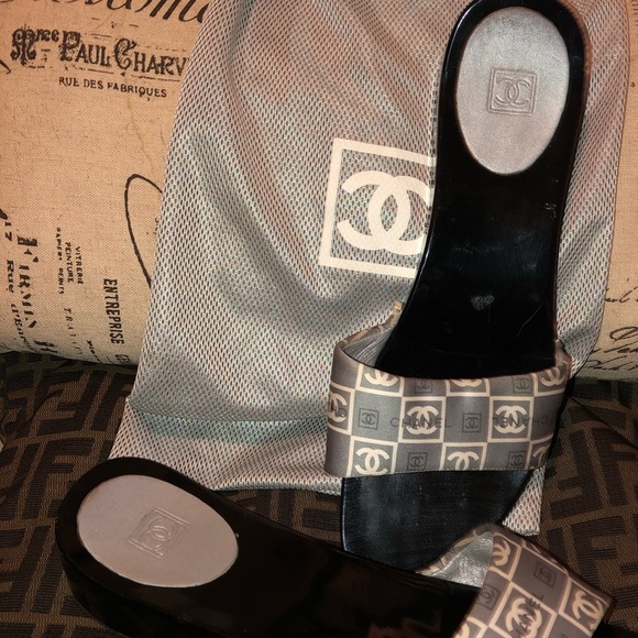 💯% Authentic Chanel Slides - Picture 8 of 8